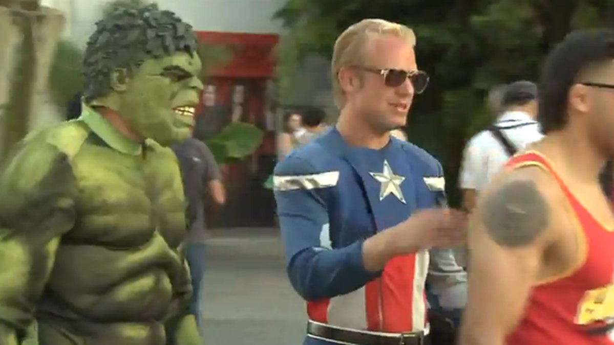 Hulken och Captain America på Hollywood boulevard